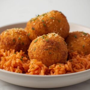 Croquetes de Batata Doce e Queijo Vegan com Arroz de Tomate